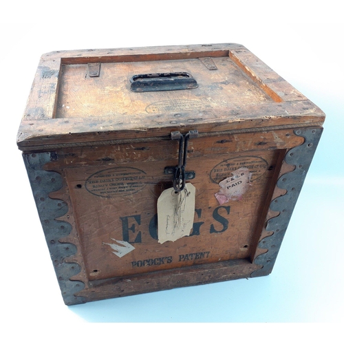 203 - A vintage wooden egg box with hinged lid to hold 8 doz eggs made by The Dairy Outfit Co of King's Cr... 