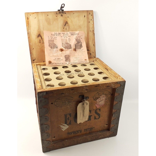 203 - A vintage wooden egg box with hinged lid to hold 8 doz eggs made by The Dairy Outfit Co of King's Cr... 