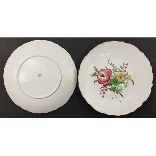 279 - A pair of modern Spode plates with pretty flower design and gilt scalloped edges, 23cm diameter#281... 