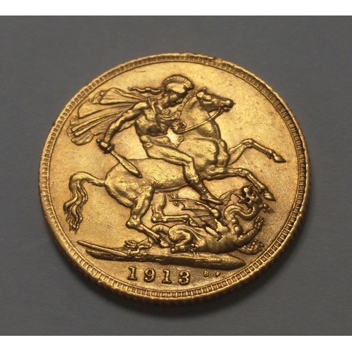 32 - A George V full gold sovereign 1913, weight 8.00g#32