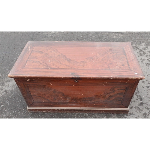 333 - A large wooden ottoman/trunk measuring 108x55x55cm approx#336