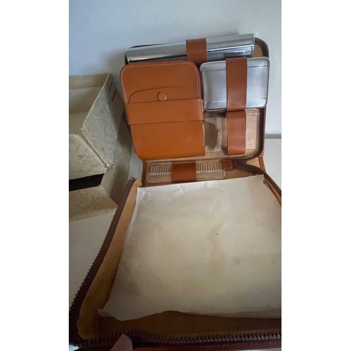 342 - NICE QUALITY! A lovely light brown leather-zipped  travelling case - in lovely as new condition#345... 