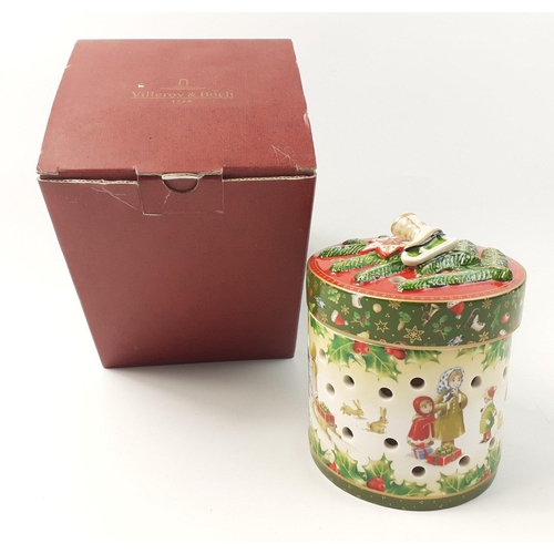 573 - A VILLEROY & BOCH Christmas tea light holder, model D66693 Mettlach in gift box standing 13cm hi... 