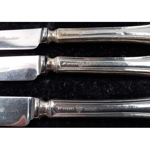 133 - A set of 6 butter knives with silver handles hallmarked Sheffield 1938, made by CMA#133