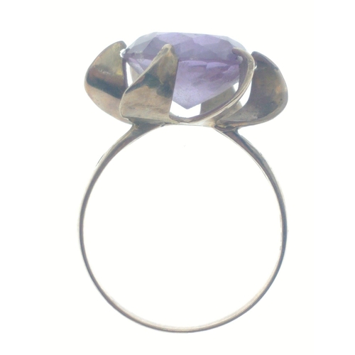 15 - A 14K stamped ring set with large purple stone approx 12mmx12mm, size O, gross weight 3.75g approx#1... 