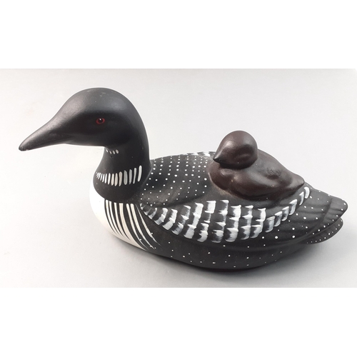 373 - A large decorative ceramic hand painted mother moorhen and chick on her back - made in Canada  - 15c... 