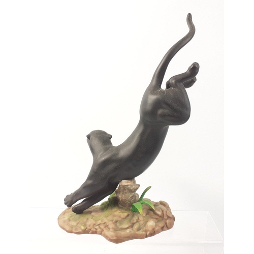 385 - 1988 Franklin Mint Night hunter Black Panther Porcelain Figurine - dimensions 20cm length x 30cm hei... 