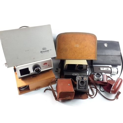 539 - Photographic items of interest to include a BRAUN PAXIMAT slide projector, a large BRAUN 24 PAXIMAT ... 