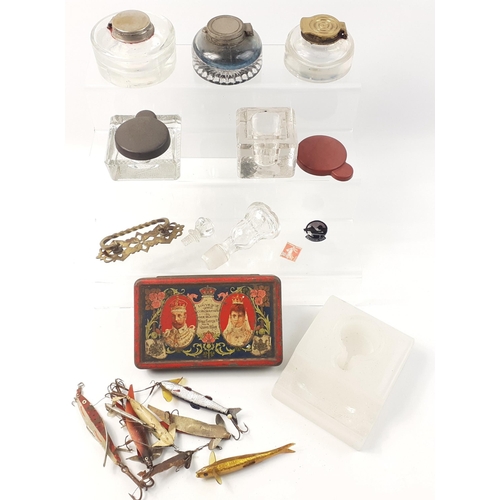 597 - A small mixed lot of items of interest to include a George V Coronation Tin and several useful inkwe... 