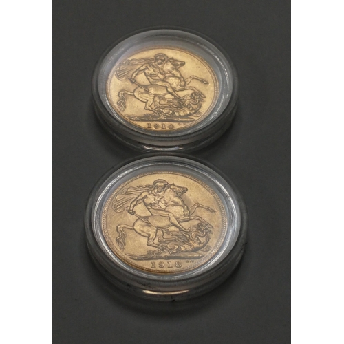 67 - From the London Mint - a boxed set of The King George V First World War first and last year gold sov... 