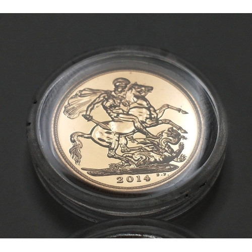 68 - From The London Mint Office - a boxed set of 2 gold sovereigns - Centenary of the Great War 1914 &am... 