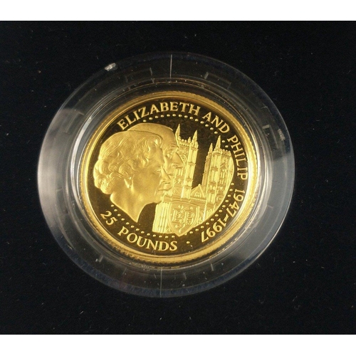 75 - A stunning 1997 Guernsey GOLD PROOF £25 coin with Royal Mint Certificate.  Beautifully presente... 