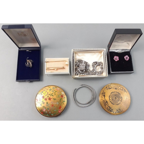 81 - A small lot of mainly costume jewellery to include small silver bangle, a silver brooch, a lovely pa... 