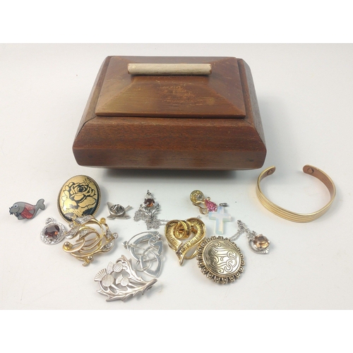 86 - A nice STYLISH wooden 'cask style' jewellery box filled with costume jewellery and a nice SILVER 925... 