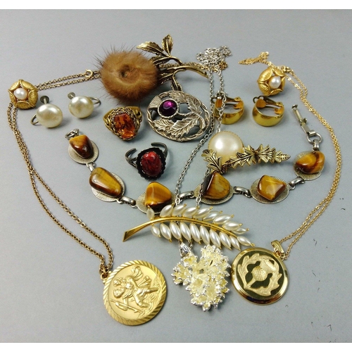 92 - A selection of costume jewellery to include a nice thistle brooch (4cm approx), a rolled gold St Chr... 