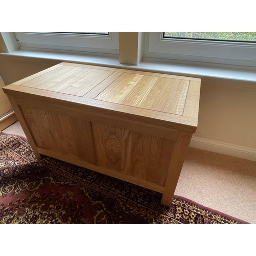28 - A solid light oak ottoman 3ftW x 18