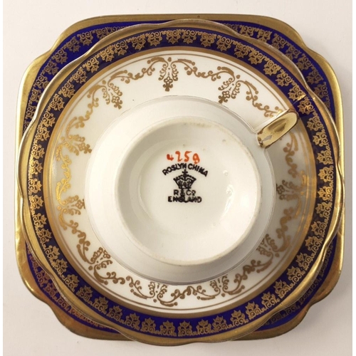 285 - A super quality teaset by ROSLYN CHINA incorporating 2 sandwich plates (23cm), 12 side plates, 12 cu... 