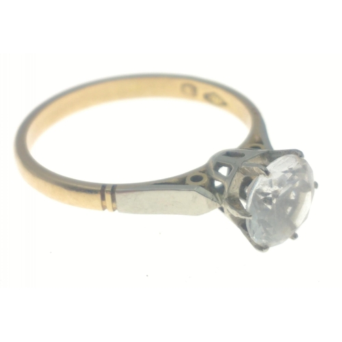 9 - STUNNING SOLITAIRE DIAMOND RING - A 750 stamped yellow gold and platinum diamond solitaire (tested)r... 