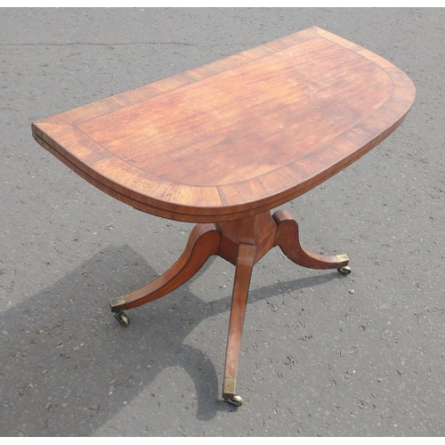 387 - A top quality mahogany Victorian single pedestal four splayed leg folding card table with green baiz... 