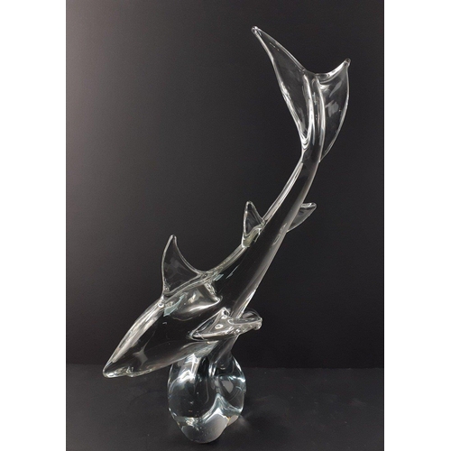 198 - An EXQUISITE piece - a RONNEBY glass shark standing approximately 47cm tall. Mark to base FM RONNEBY... 