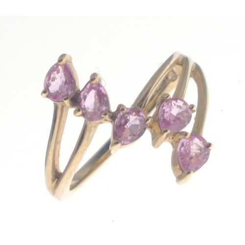 25 - A 9K gold ring with 5 teardrop pink stones, size M, gross weight 2.92g approx#25