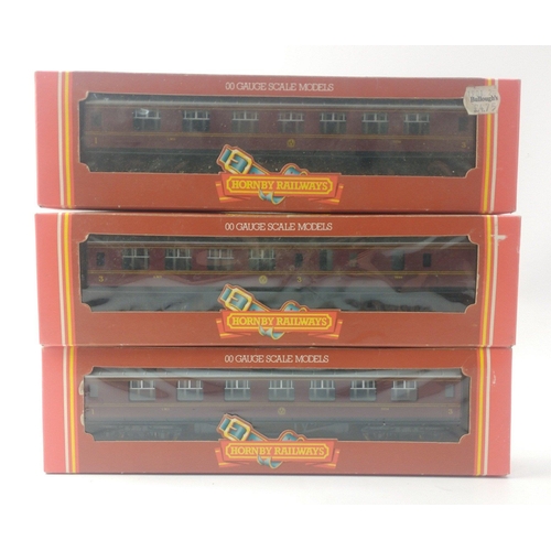 220 - HORNBY R.475 LMS brake 3rd coach CRIMSON LAKE and 2 x R.474 LMS composite coach CRIMSON LAKE, all bo... 