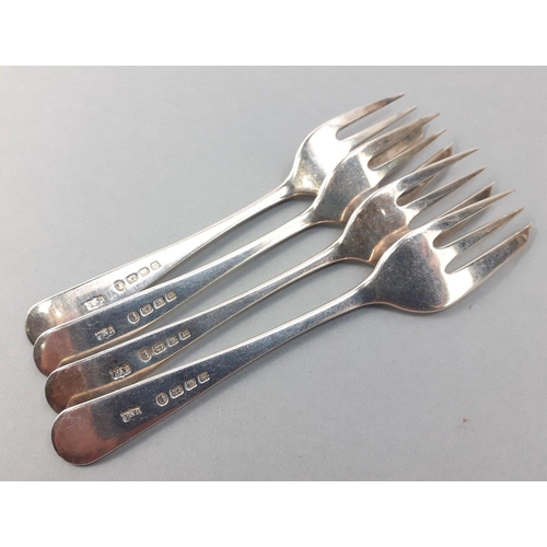 30 - Four silver hallmarked cake forks, London 1935, each 13cm long approx, weight 80g approx#43