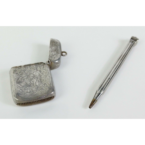 32 - A small silver vesta case with wear (hallmarked for Birmingham) gross weight 16g approx, and also a ... 