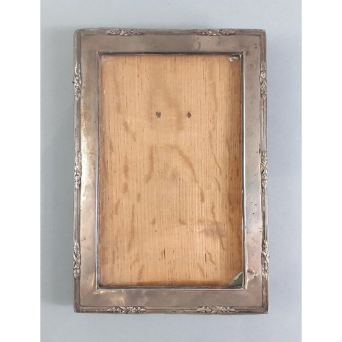 34 - A rather lovely rectangular silver hallmarked photo frame (Birmingham 1917), 16x11cm approx.#47