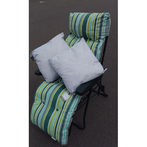 492 - A super comfortable garden adjustable lounger with 2 outdoor cushions as new#516