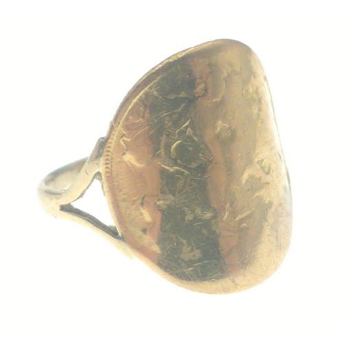 7A - A well worn Edward VII gold half sovereign ring  within indistinct marks to the shank but independen... 