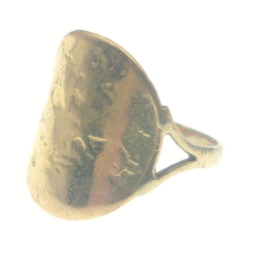 7A - A well worn Edward VII gold half sovereign ring  within indistinct marks to the shank but independen... 