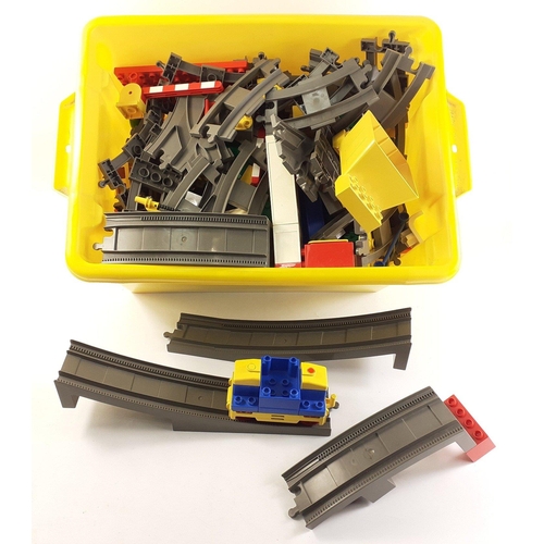 246 - A box containing a quantity of LEGO train components to include locomotive, track and other pieces#6... 