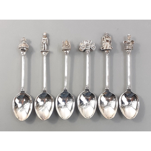 43 - A 1977 set of six plated Jubilee spoons in good condition.#4