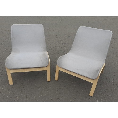 475 - Two low modern chairs each 78cm to top of the back.  Require a gentle clean#163