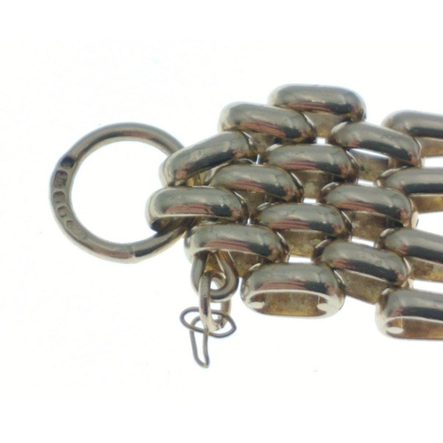 21 - A super 9ct fully hallmarked chain link bracelet. Total gross weight 16.5g approx.#21