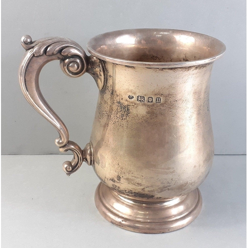 44 - Goldsmiths and Silversmiths silver tankard hallmarked London 1935.  Nice and stylish and unmonogramm... 