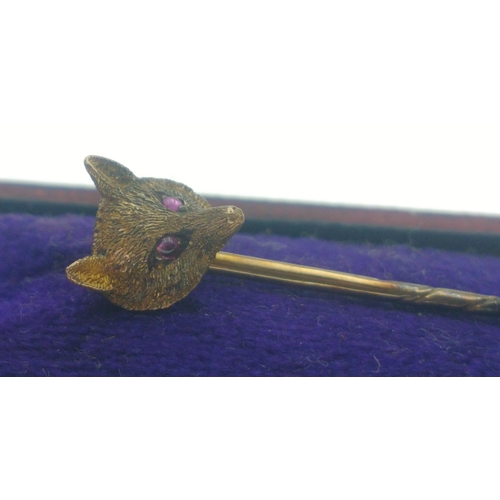 24 - An exquisite antique fitted case with a fox head stick pin. No maker's mark or stamps.  A nice piece... 