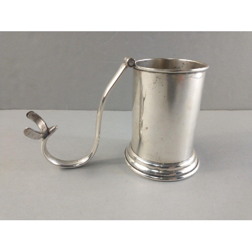 88 - An unusual and attractive vintage silver plated Hunting tankard with reg. mark Rd. no. 719342.  Stan... 