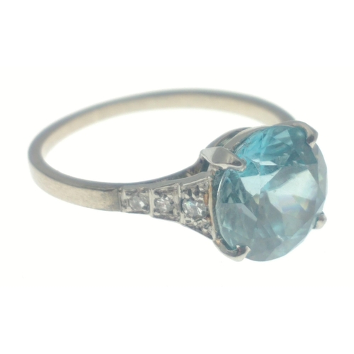 104 - A lovely turquoise (8mm) ring on unmarked white metal band, size N, gross weight 2.65g approx.  1980... 