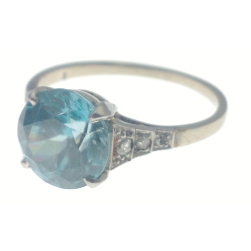 104 - A lovely turquoise (8mm) ring on unmarked white metal band, size N, gross weight 2.65g approx.  1980... 