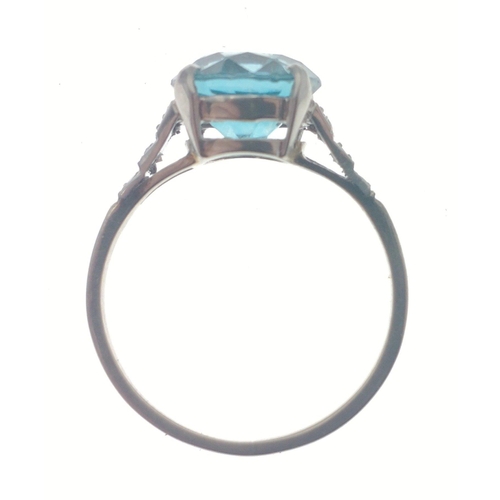 104 - A lovely turquoise (8mm) ring on unmarked white metal band, size N, gross weight 2.65g approx.  1980... 