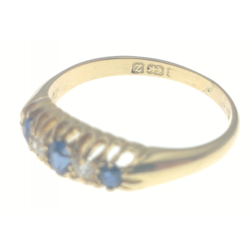 109 - A STUNNING!  9ct diamond (tested) and sapphire gold ring, with 3 nice sapphires and 2 diamonds, size... 