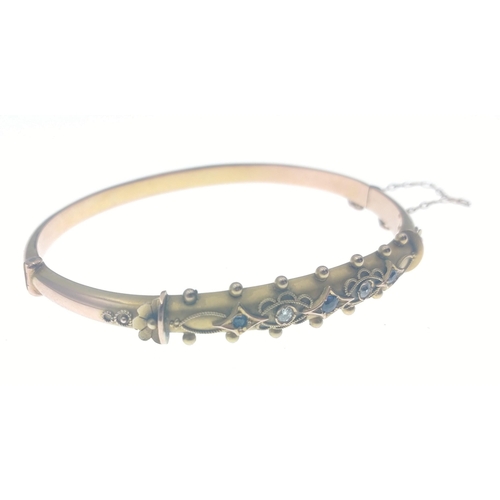 Stunning 375 hallmarked yellow gold snap shut bracelet with alternating ...