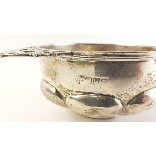 166 - A Goldsmith and Silversmith’s quaich 10cm dia. excl. handles London hallmark with indistinct y... 