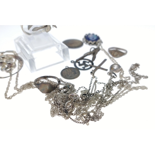 59 - A quantity of silver jewellery, mainly 925 stamped including rings and necklaces. Gross weight 32.4g... 