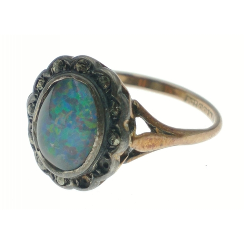 78 - A vintage 9ct marked ring set with a beautiful 9mm approx centre opal, size P, gross weight 2.85g ap... 