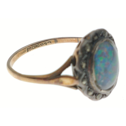 78 - A vintage 9ct marked ring set with a beautiful 9mm approx centre opal, size P, gross weight 2.85g ap... 