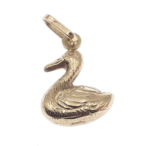 96 - A 375 faintly stamped duck pendant, 10mm approx, weight 1.2g approx#96