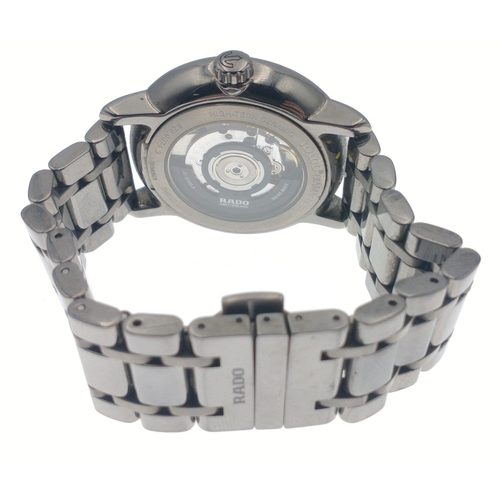 130 - Gents RADO of Switzerland Gents Diamaster bracelet watch with grey face. Automatic movement with scr... 